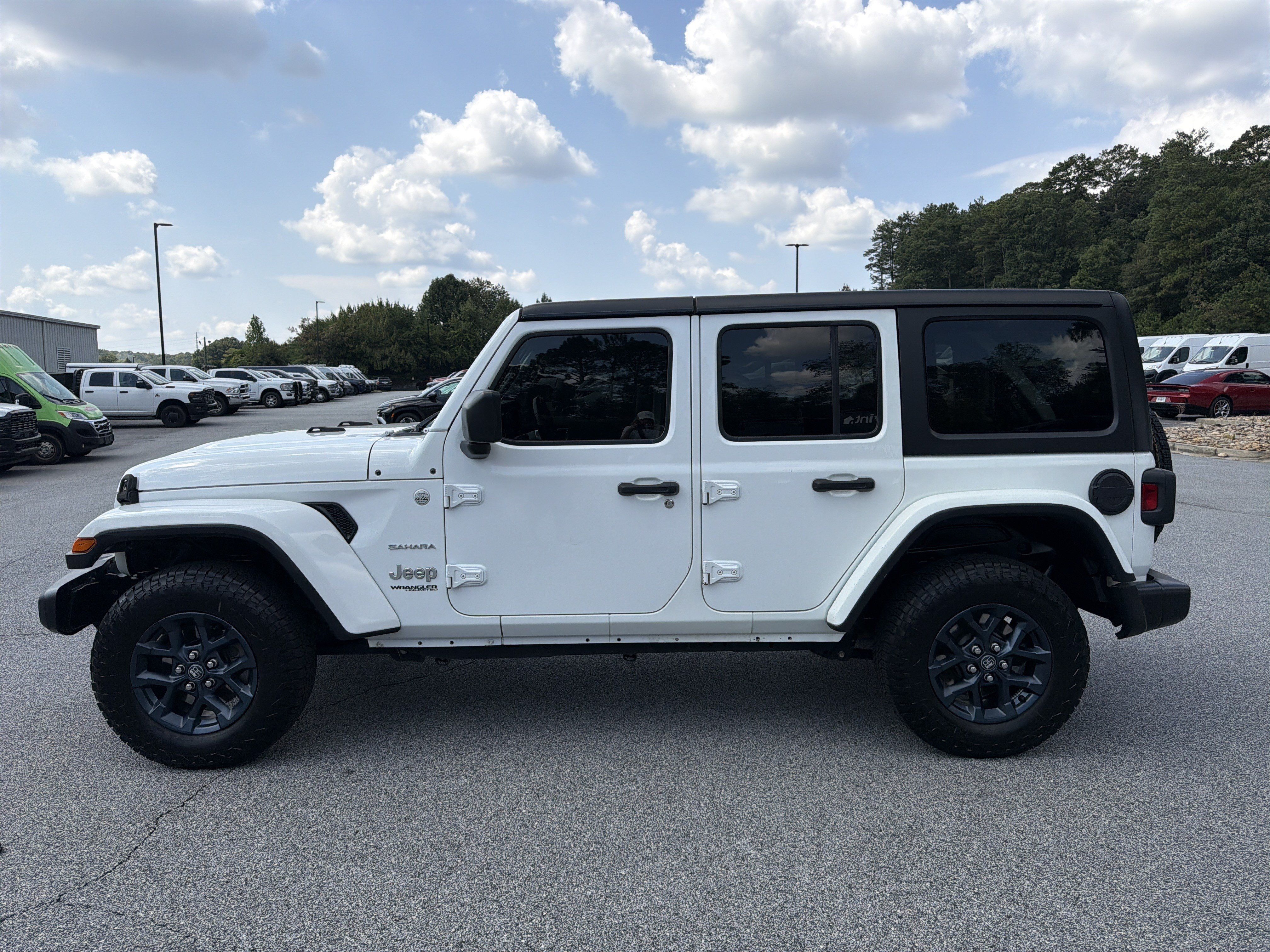 Used 2021 Jeep Wrangler Unlimited Sahara AWD/4WD image 4