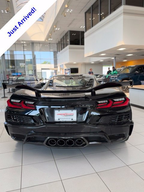 Used 2026 Chevrolet Corvette Z06 w/ Z07 Performance Package RWD image 3