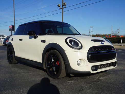 Used 2015 MINI Cooper S image 3