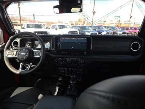 Used 2025 Jeep Wrangler Unlimited Sahara w/ Safety Group AWD/4WD image 51