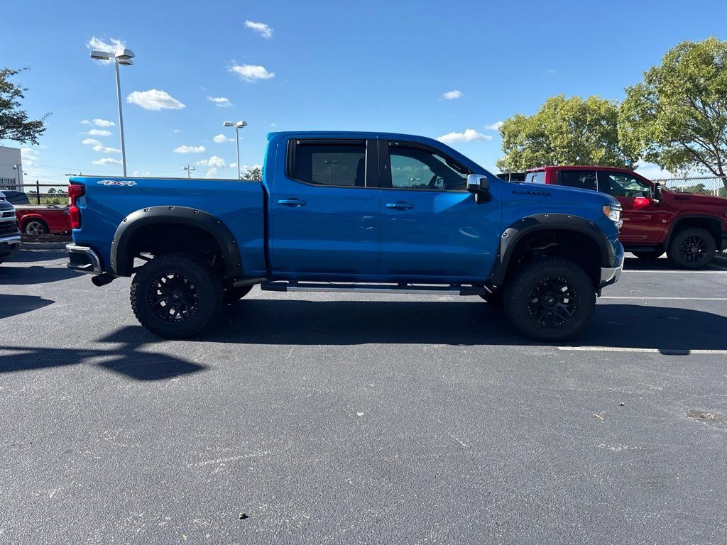 Used 2022 Chevrolet Silverado 1500 LT w/ All Star Edition Plus AWD/4WD image 2