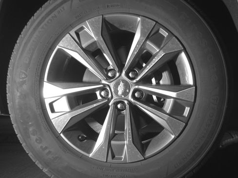 Used 2025 Chevrolet Equinox LT FWD image 13