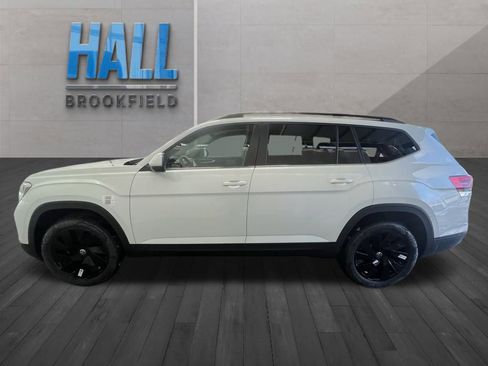 New 2026 Volkswagen Atlas SE image 2