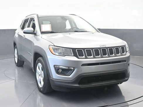 Used 2020 Jeep Compass Latitude image 9