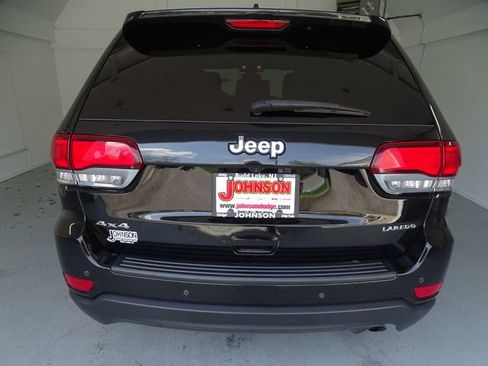 Certified 2022 Jeep Grand Cherokee Laredo X AWD/4WD image 20