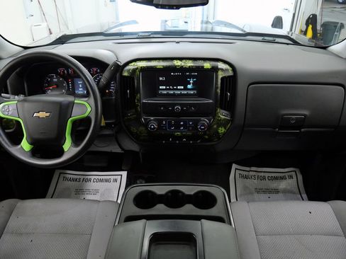 Used 2019 Chevrolet Silverado 1500 Custom w/ Custom Convenience Package AWD/4WD image 21