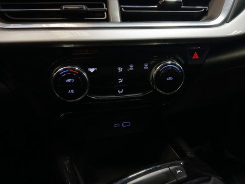 Used 2024 Chevrolet Trax LT image 19