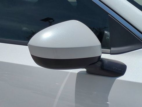 Used 2025 Nissan Kicks SV FWD image 12