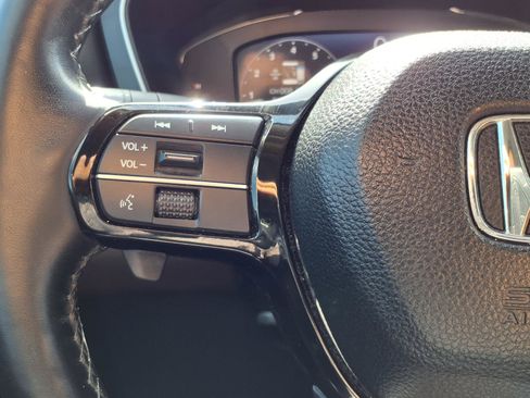 Used 2025 Honda Pilot Elite image 15