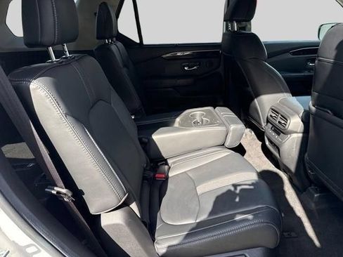 Certified 2025 Honda Pilot EX-L image 18