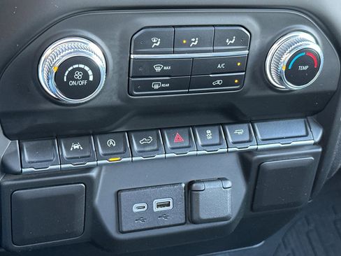 Used 2023 GMC Sierra 1500 Pro w/ Convenience Package image 18