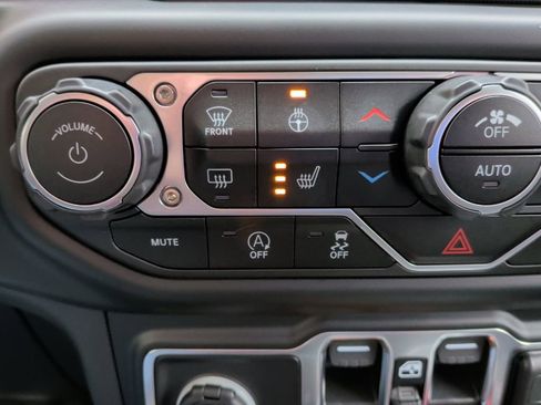 Used 2023 Jeep Gladiator Rubicon w/ Cold Weather Group image 20