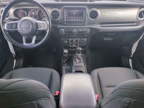 Used 2020 Jeep Wrangler Unlimited Sahara image 16