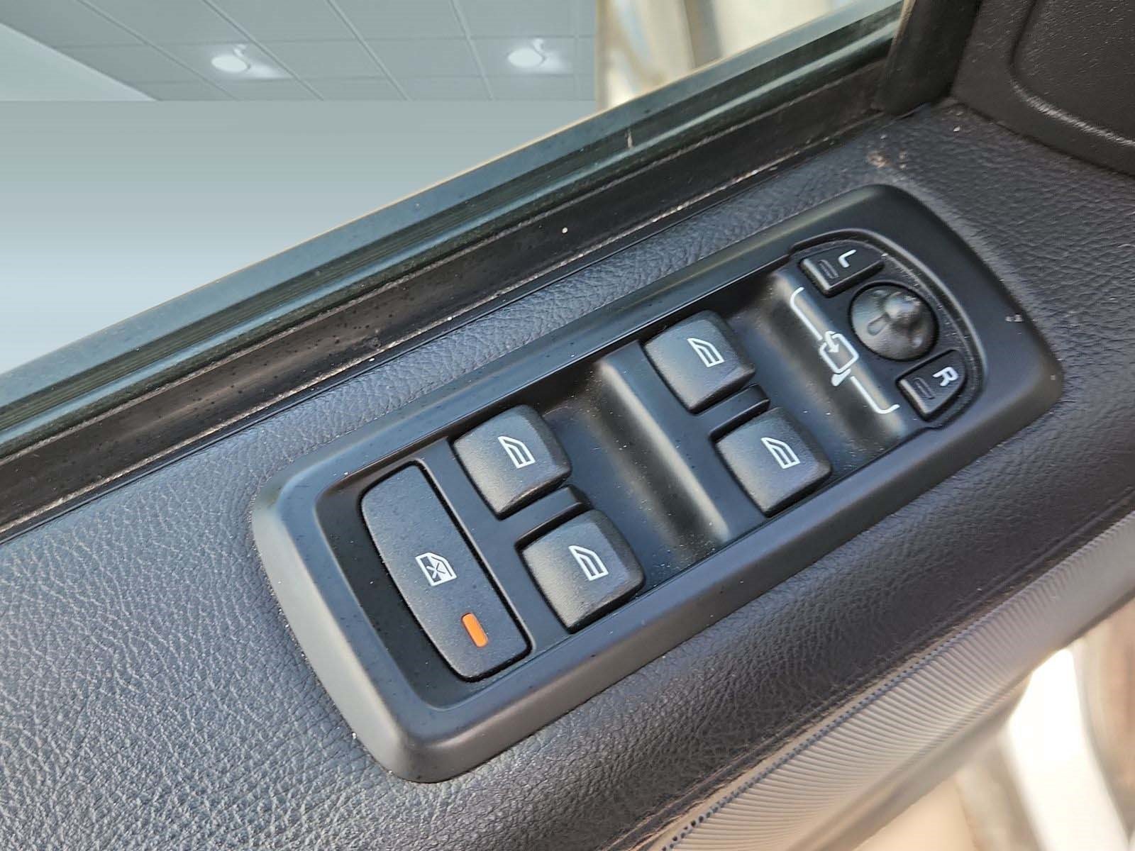Used 2010 Land Rover Range Rover Sport Supercharged AWD/4WD image 10