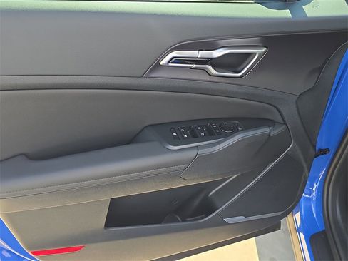 New 2026 Kia Sportage EX image 18
