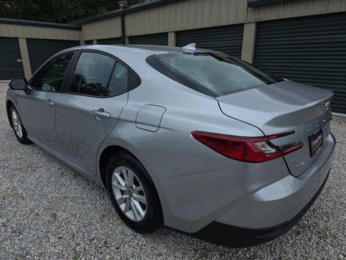 Used 2025 Toyota Camry LE FWD image 4