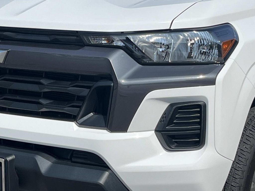 Used 2023 Chevrolet Colorado LT w/ LPO, Pro Essentials Package AWD/4WD image 9