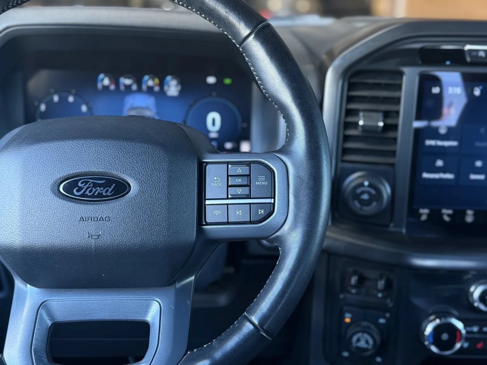 Used 2024 Ford F150 Lariat w/ Bed Utility Package AWD/4WD image 23