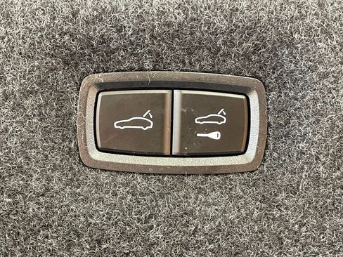 Used 2024 Audi RS e-tron GT w/ Carbon Performance Package image 19