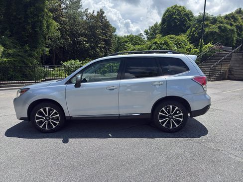 Used 2017 Subaru Forester 2.0XT Touring AWD/4WD image 3