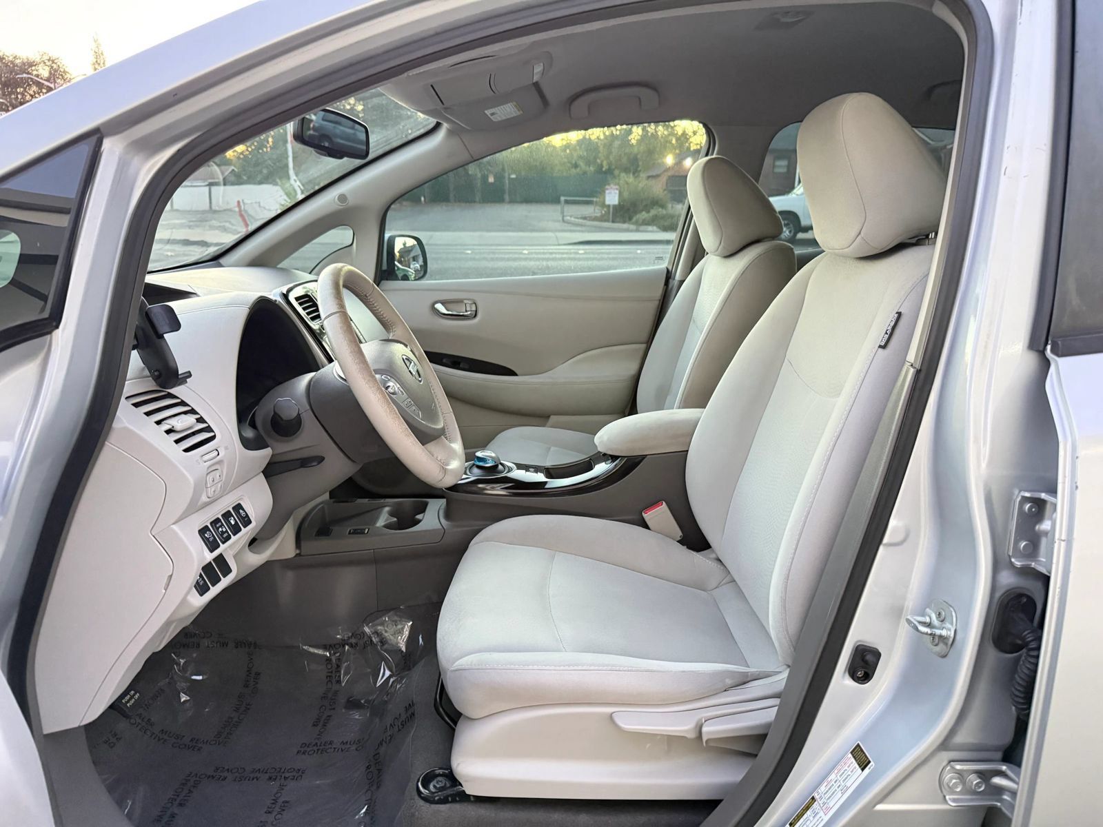 Used 2013 Nissan Leaf SV FWD image 7