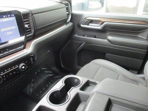 Used 2024 Chevrolet Silverado 3500 LT w/ Convenience Package AWD/4WD image 21