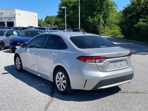 Used 2021 Toyota Corolla LE FWD image 5