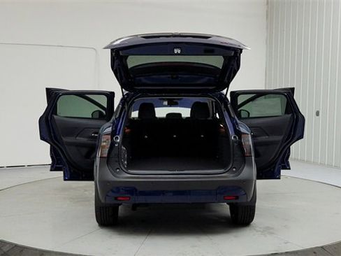 New 2025 Nissan Kicks SR image 14