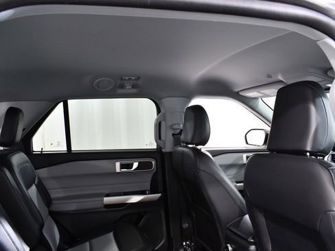 Used 2023 Ford Explorer XLT w/ Equipment Group 202A image 18