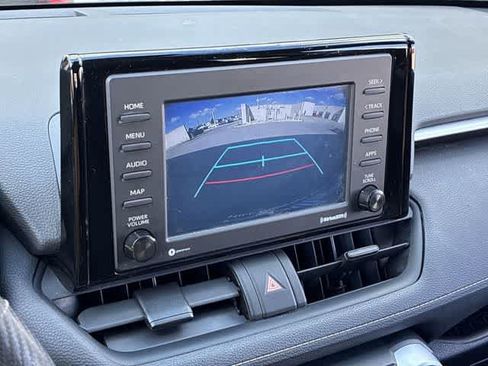 Used 2021 Toyota RAV4 LE FWD image 30