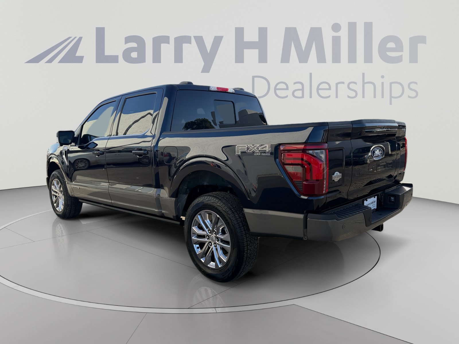 Used 2025 Ford F150 King Ranch w/ FX4 Off-Road Package AWD/4WD image 3