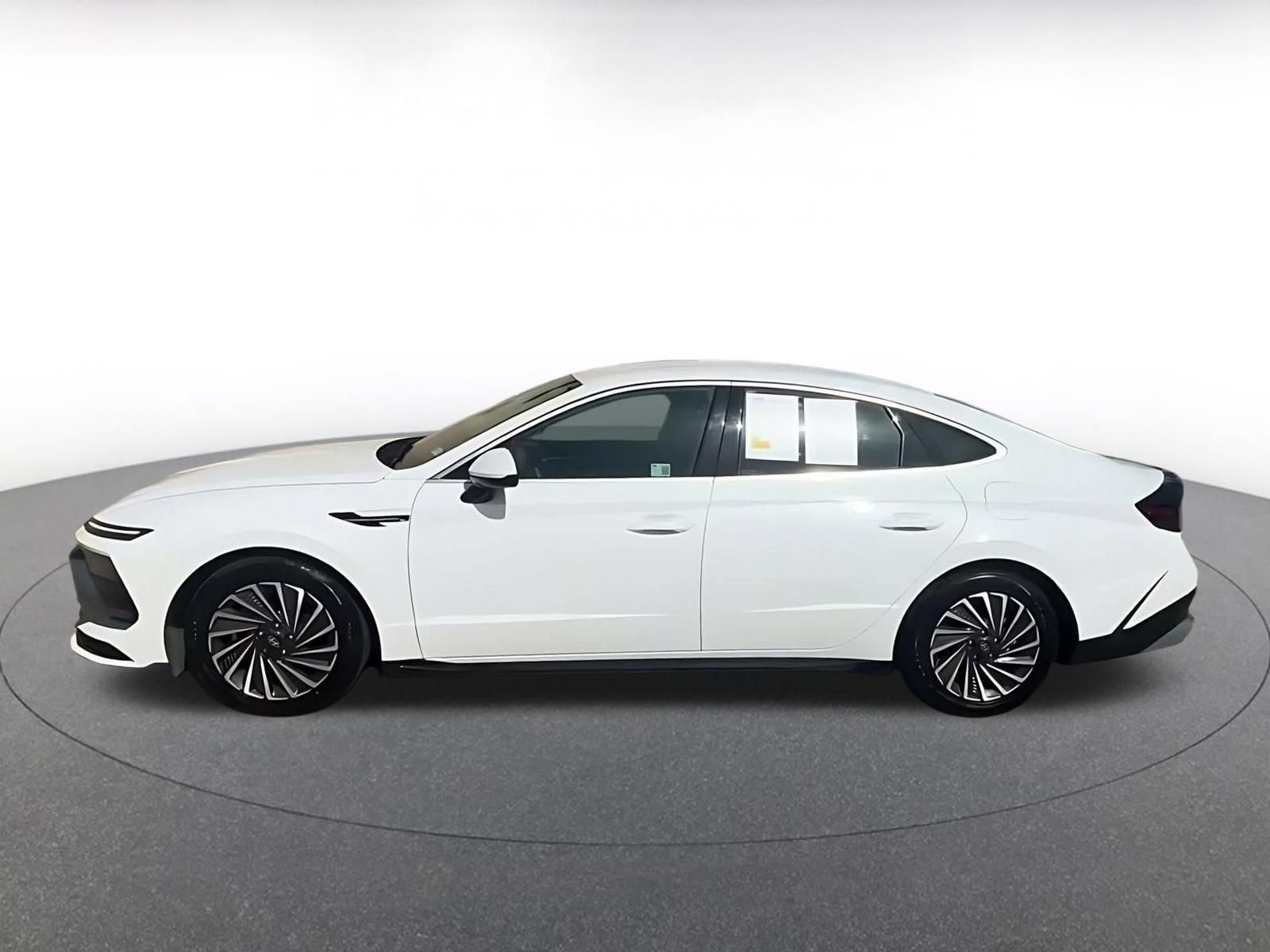 Used 2025 Hyundai Sonata SEL FWD image 10