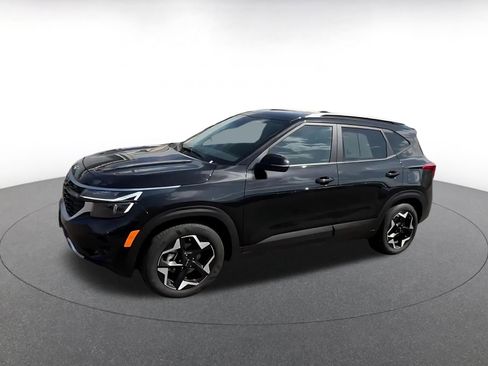 Used 2025 Kia Seltos S image 8