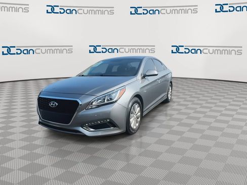 Used 2017 Hyundai Sonata SE FWD image 4