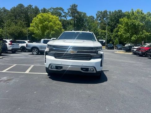 Used 2020 Chevrolet Silverado 1500 High Country w/ Technology Package AWD/4WD image 8
