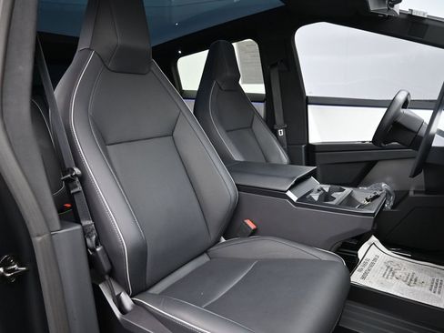 Used 2024 Tesla Cybertruck AWD Crew Cab image 25