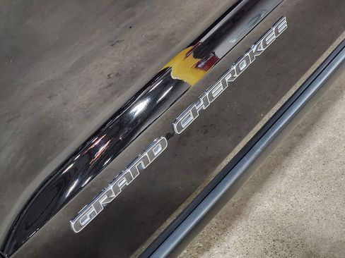 Used 2019 Jeep Grand Cherokee Limited image 25