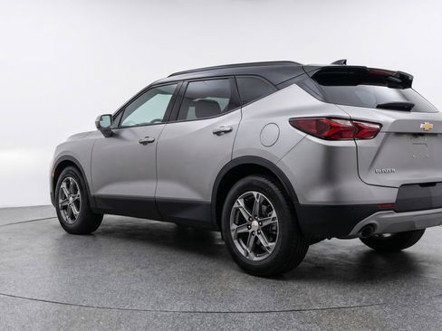 Used 2025 Chevrolet Blazer LT FWD image 6