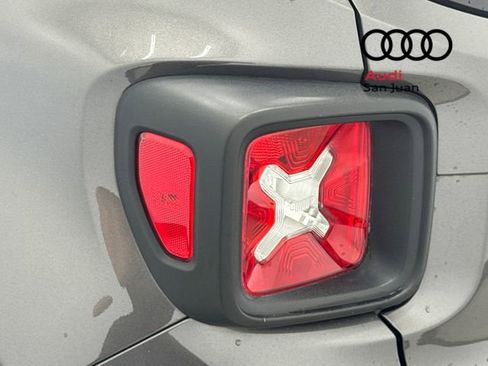 Used 2017 Jeep Renegade Latitude image 11