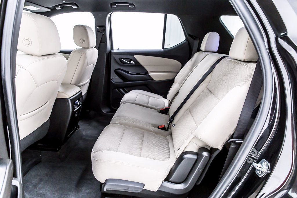 Used 2023 Chevrolet Traverse LS w/ Safety Package FWD image 28