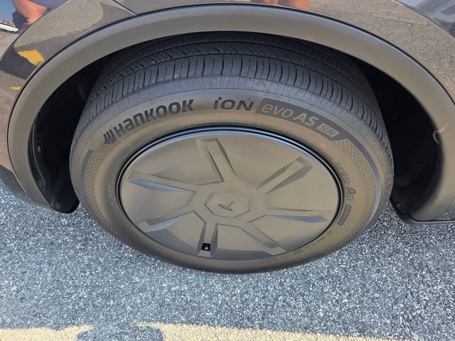 Used 2026 Tesla Model Y 2WD image 17