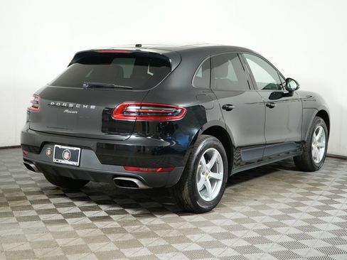 Certified 2018 Porsche Macan image 7