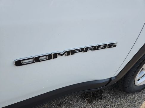 Used 2024 Jeep Compass Latitude AWD/4WD image 41