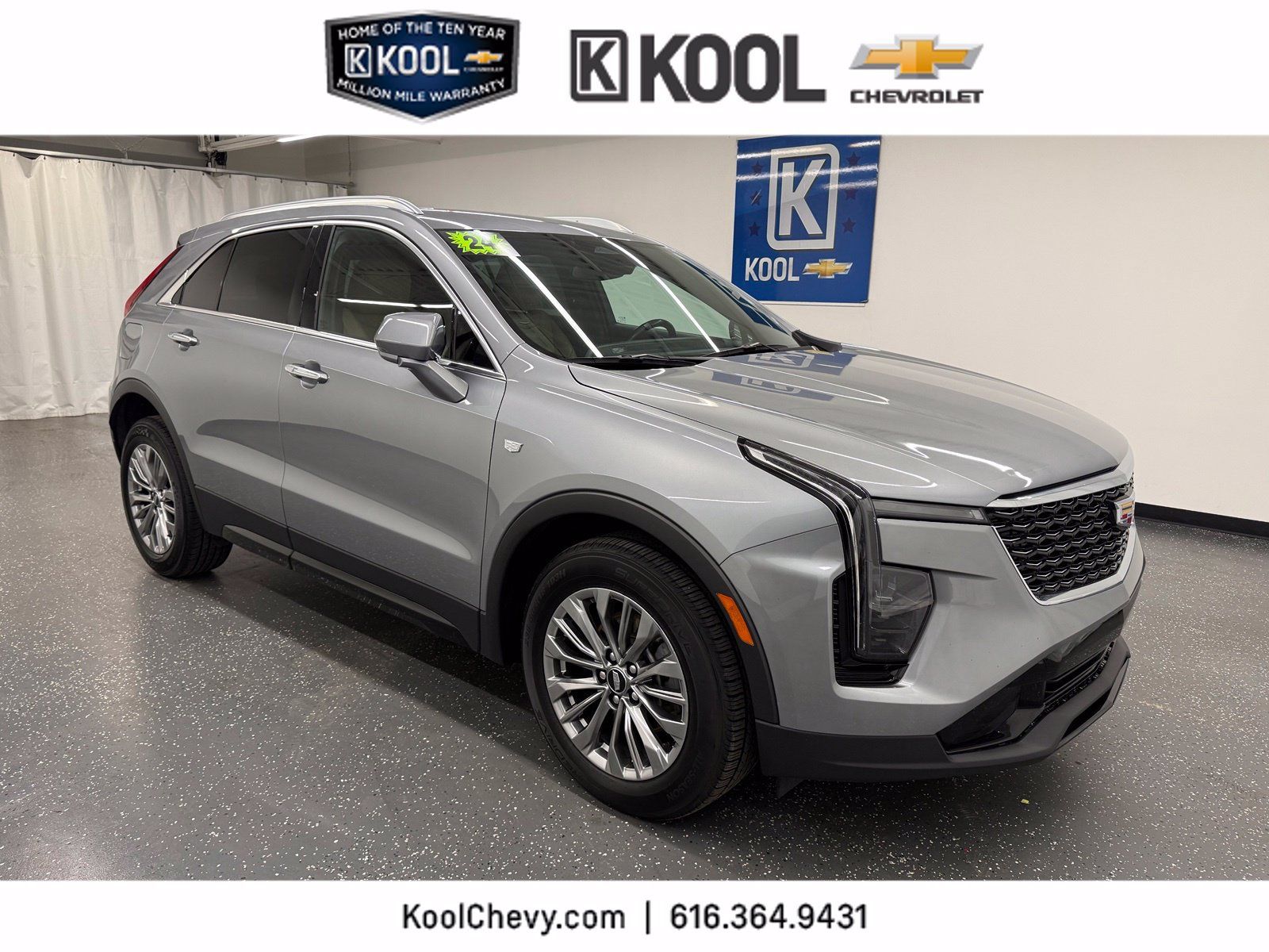 Used 2024 Cadillac XT4 Premium Luxury FWD image 1