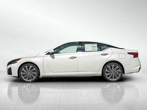 New 2025 Nissan Altima 2.5 SL image 4
