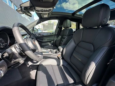 Used 2026 Porsche Macan AWD/4WD image 5