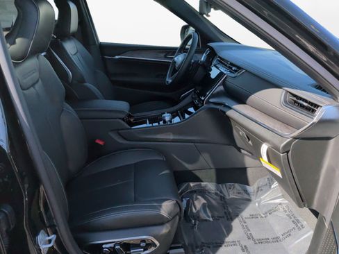 New 2025 Jeep Grand Cherokee L Overland w/ Advanced Protech Group III image 15