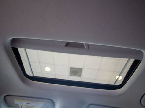 Used 2024 Chevrolet Trax ACTIV w/ Sunroof Package image 12