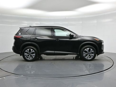 Used 2021 Nissan Rogue SV image 25