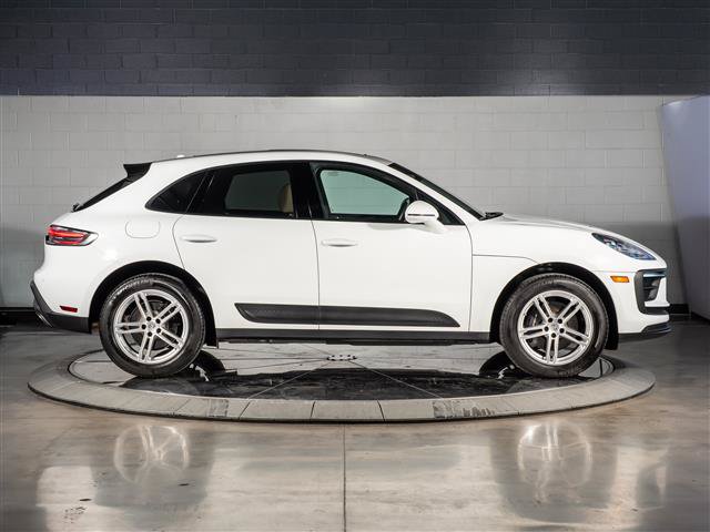 Used 2026 Porsche Macan AWD/4WD image 8